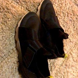 Sorel Kinetic High Top Sneaker. Size 8.